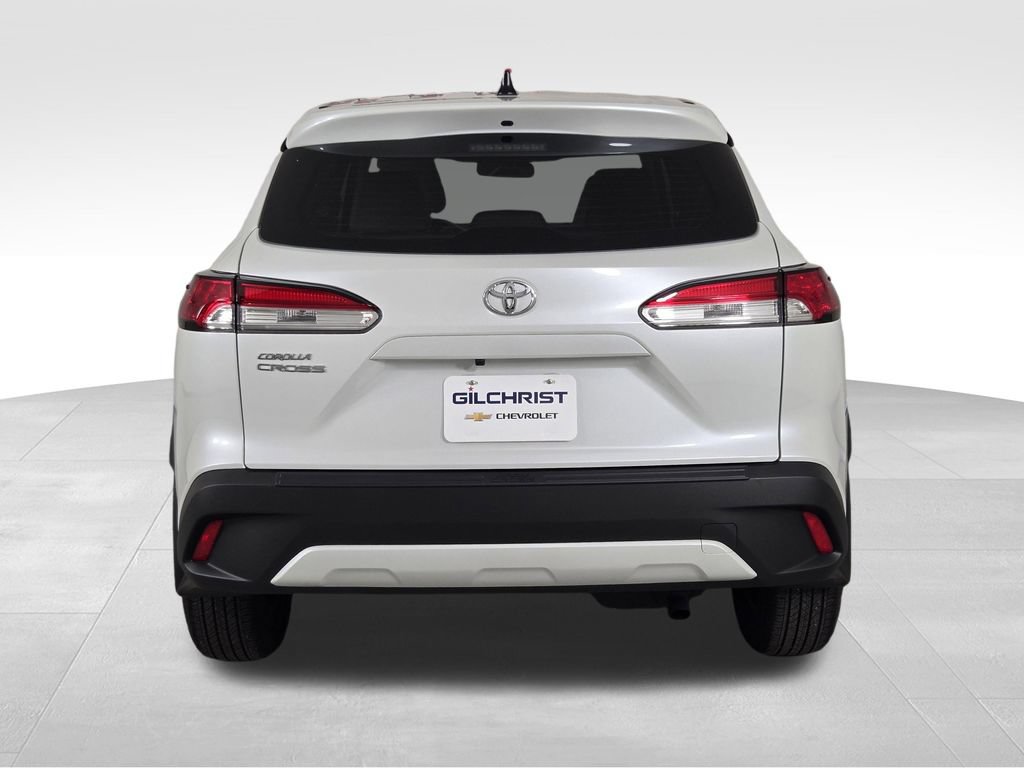 Used 2025 Toyota Corolla Cross L FWD image 6