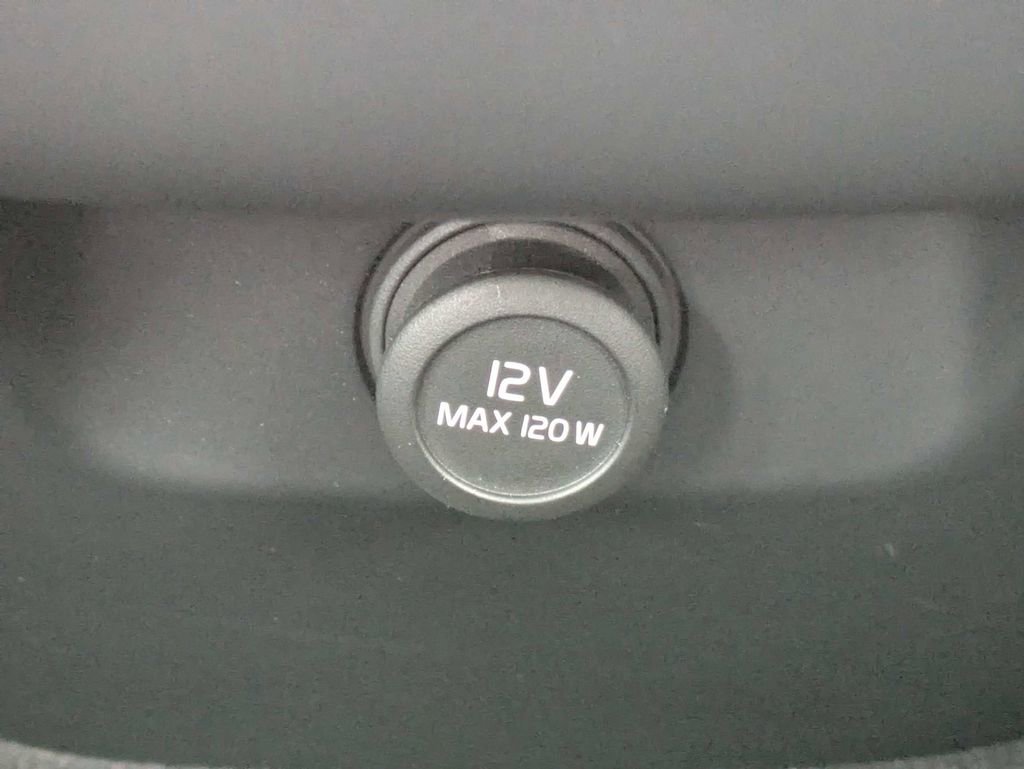 Used 2019 Volvo XC60 T6 R-Design AWD/4WD image 19