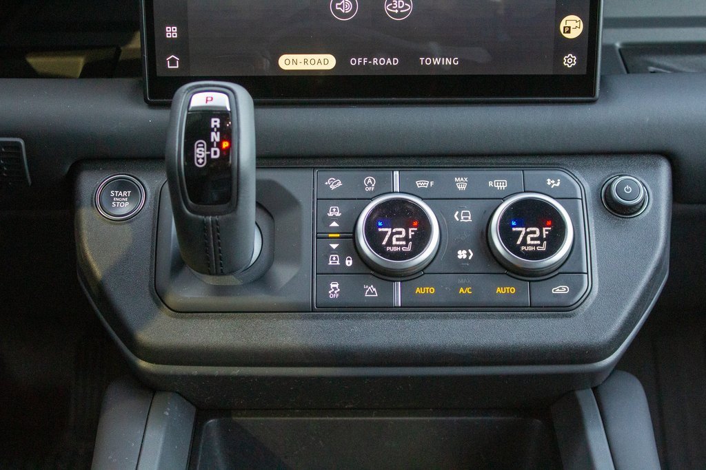 Used 2025 Land Rover Defender 110 S image 21