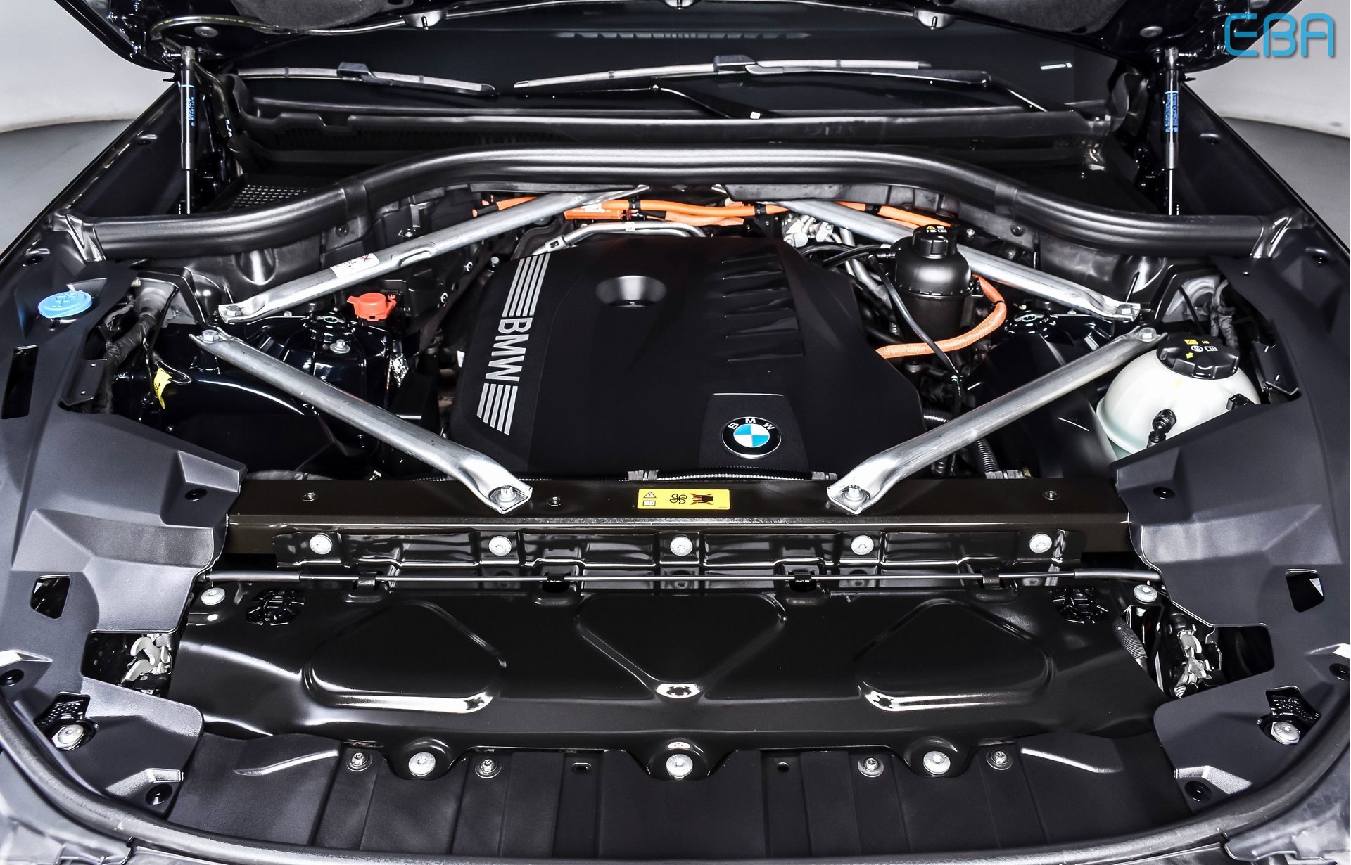 Used 2025 BMW X5 xDrive50e w/ M Sport Package image 11