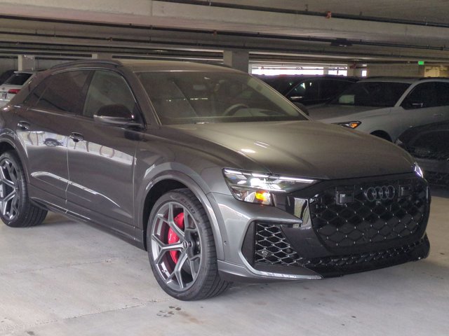 New 2026 Audi RS Q8 performance image 3