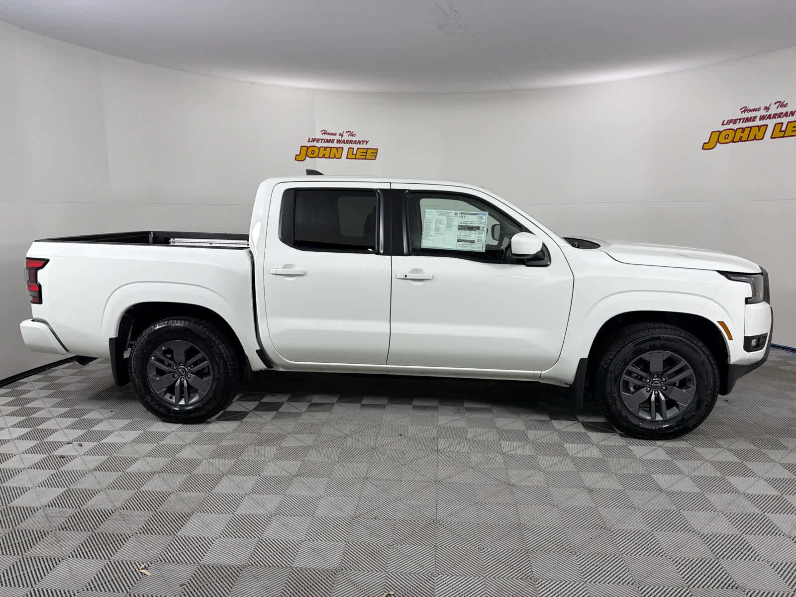 New 2025 Nissan Frontier SV w/ SV Convenience Package image 7