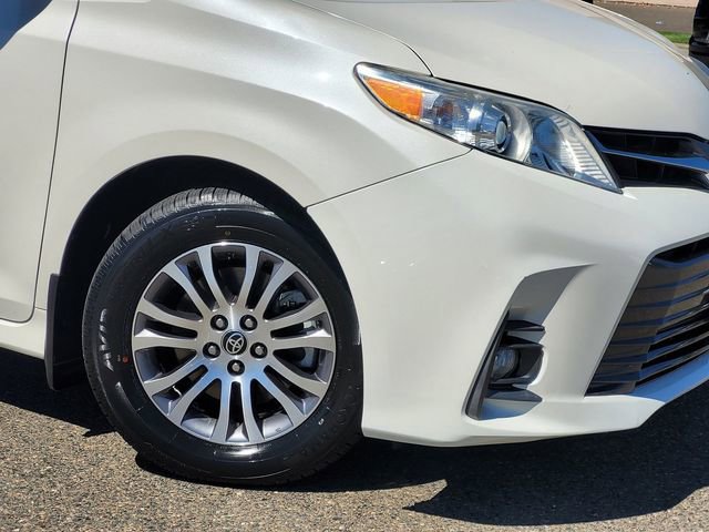 Used 2020 Toyota Sienna XLE image 6