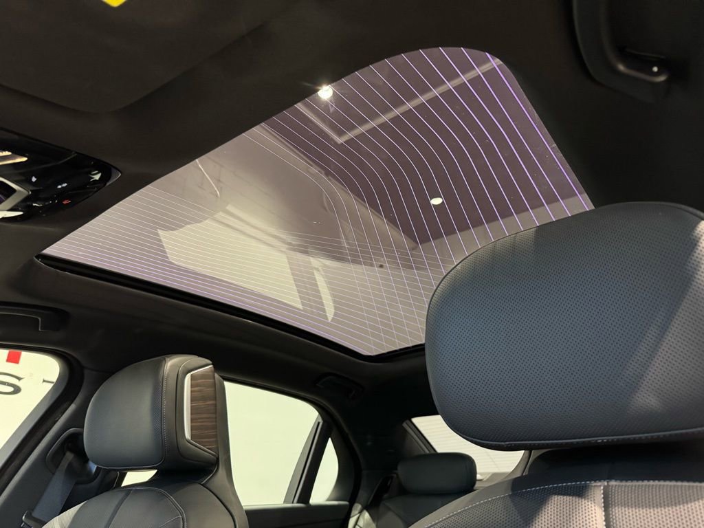 Used 2025 BMW 760i xDrive image 16