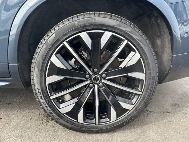 Certified 2025 Volvo XC90 B6 Plus AWD/4WD image 9