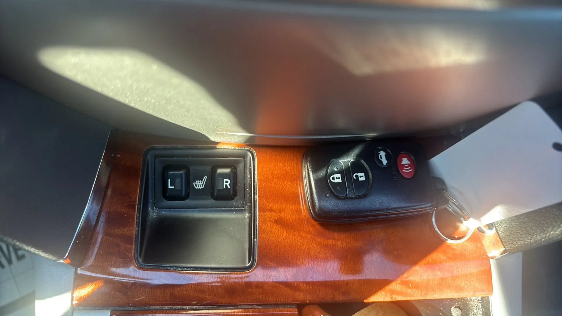 Used 2011 Toyota Camry Hybrid FWD image 29