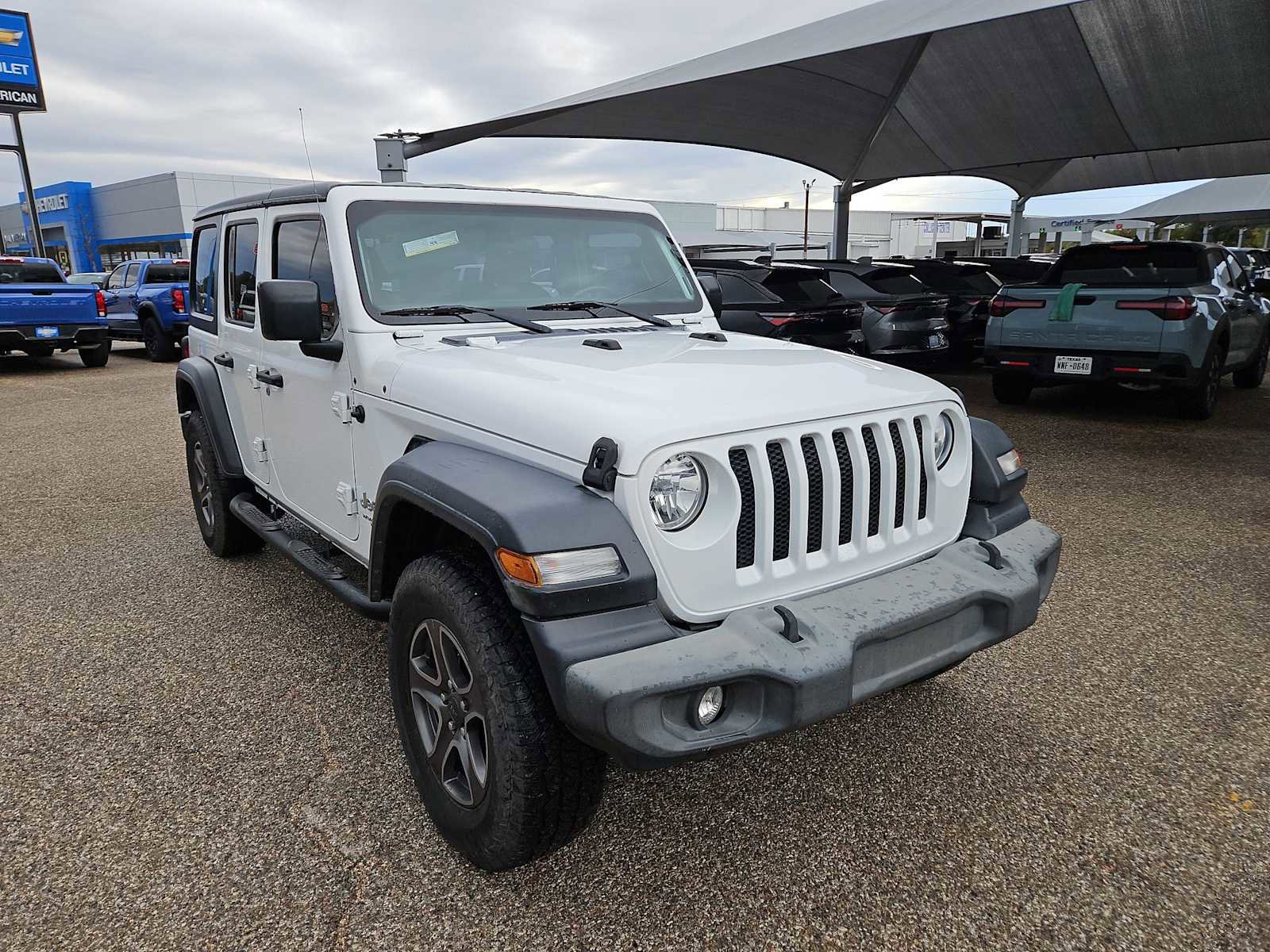 Used 2018 Jeep Wrangler Unlimited Sport AWD/4WD image 2