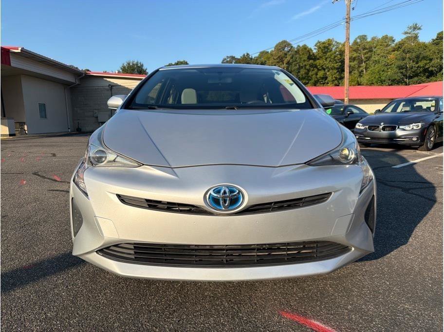 Used 2016 Toyota Prius Two FWD image 2