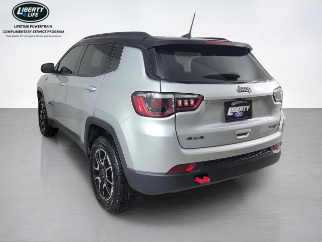 Used 2025 Jeep Compass Trailhawk AWD/4WD image 5