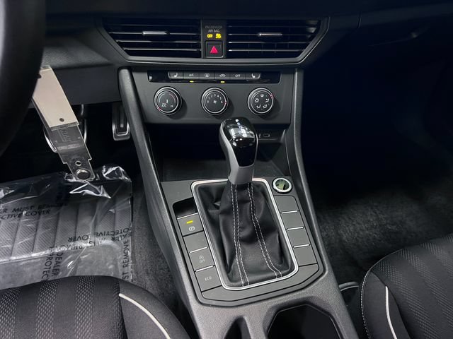 Certified 2024 Volkswagen Jetta Sport FWD image 27