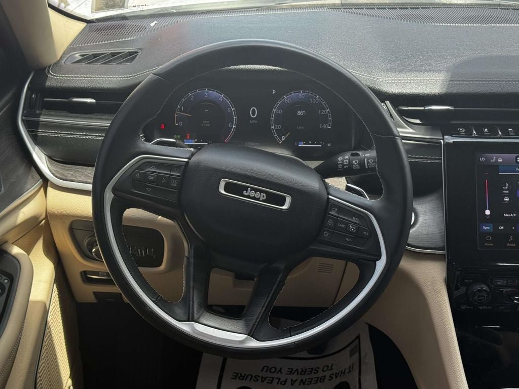 Used 2022 Jeep Grand Cherokee L Limited AWD/4WD image 11