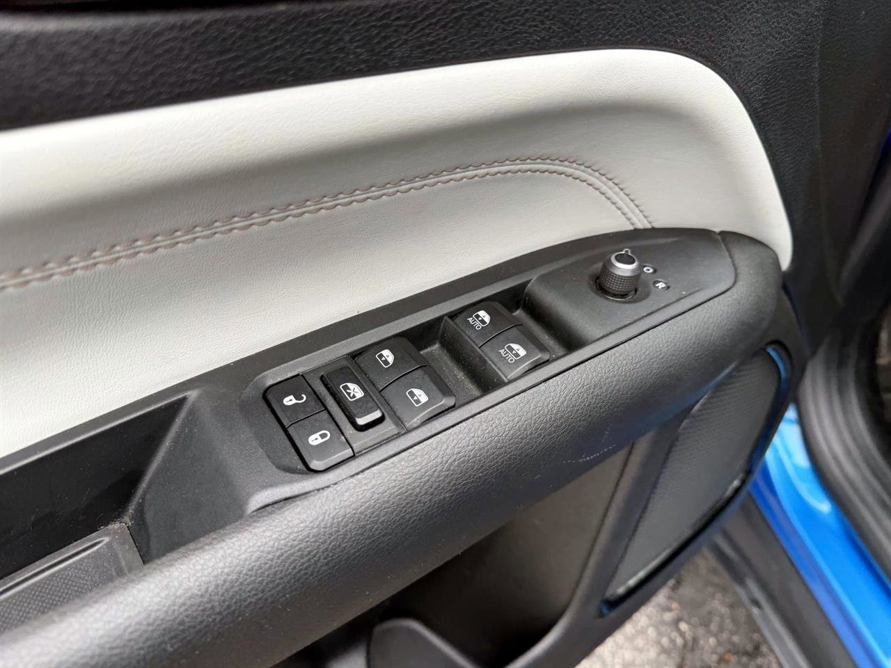 Used 2025 Jeep Compass Limited AWD/4WD image 18