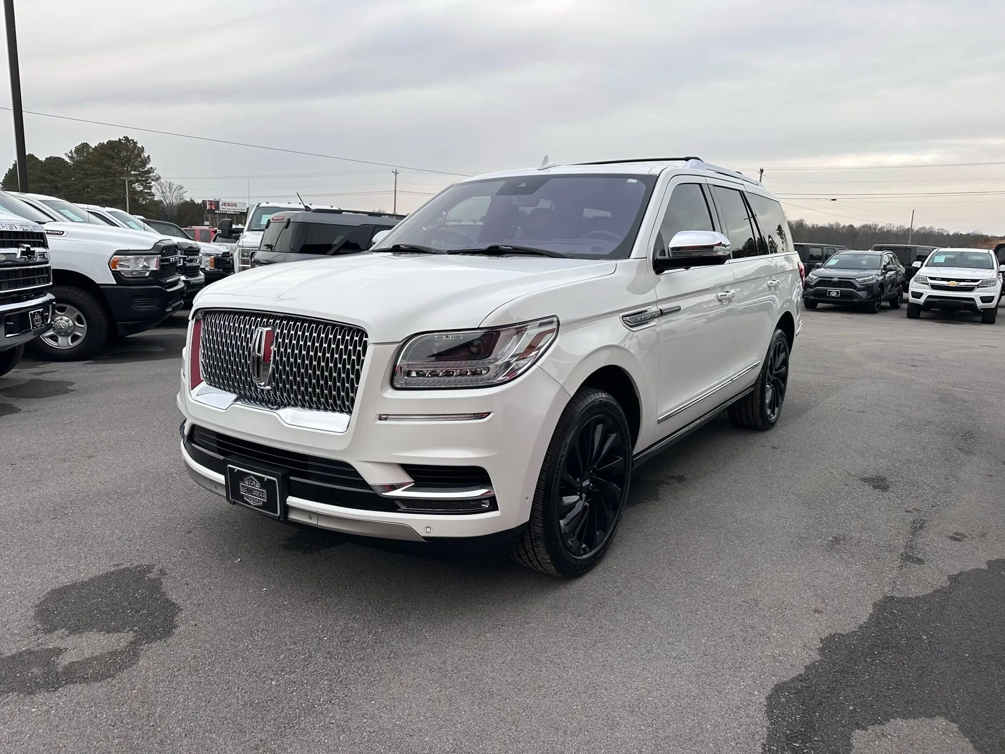 Used 2020 Lincoln Navigator Black Label w/ Cargo Convenience Package AWD/4WD image 2