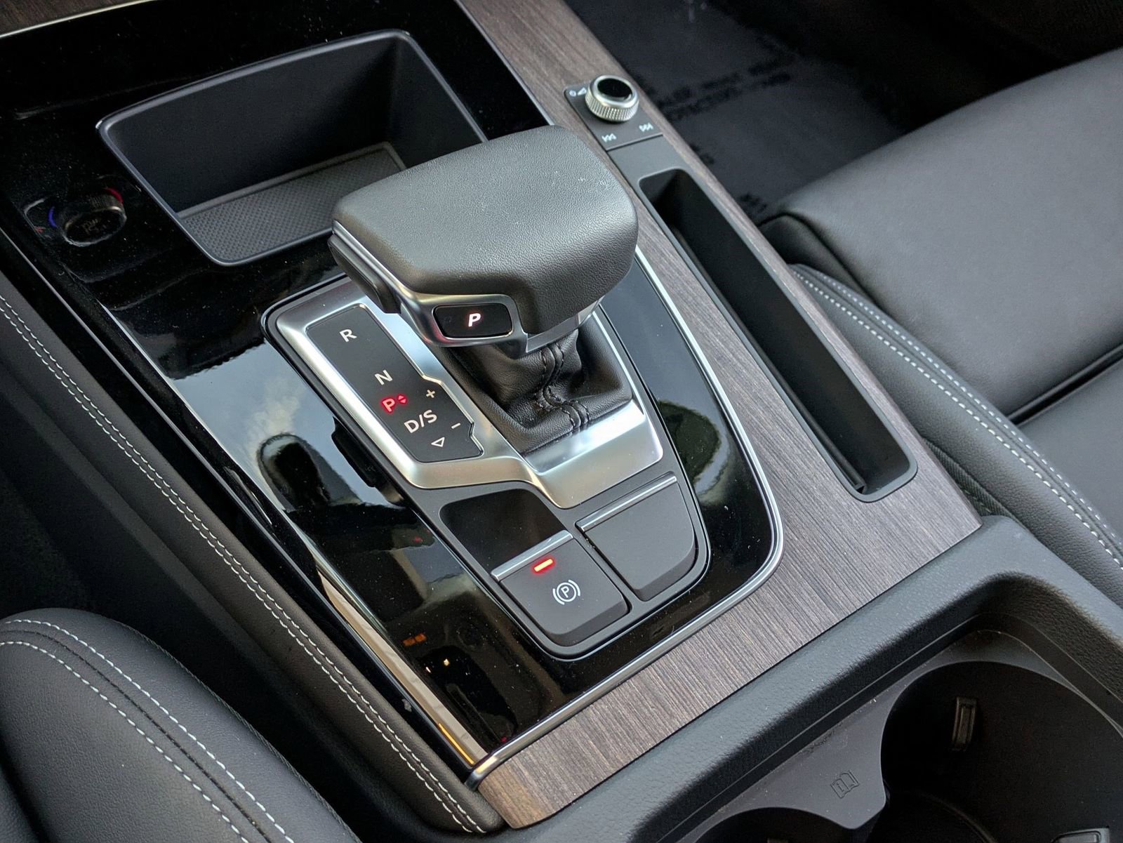 Used 2024 Audi Q5 e Premium Plus w/ Premium Plus Package image 14