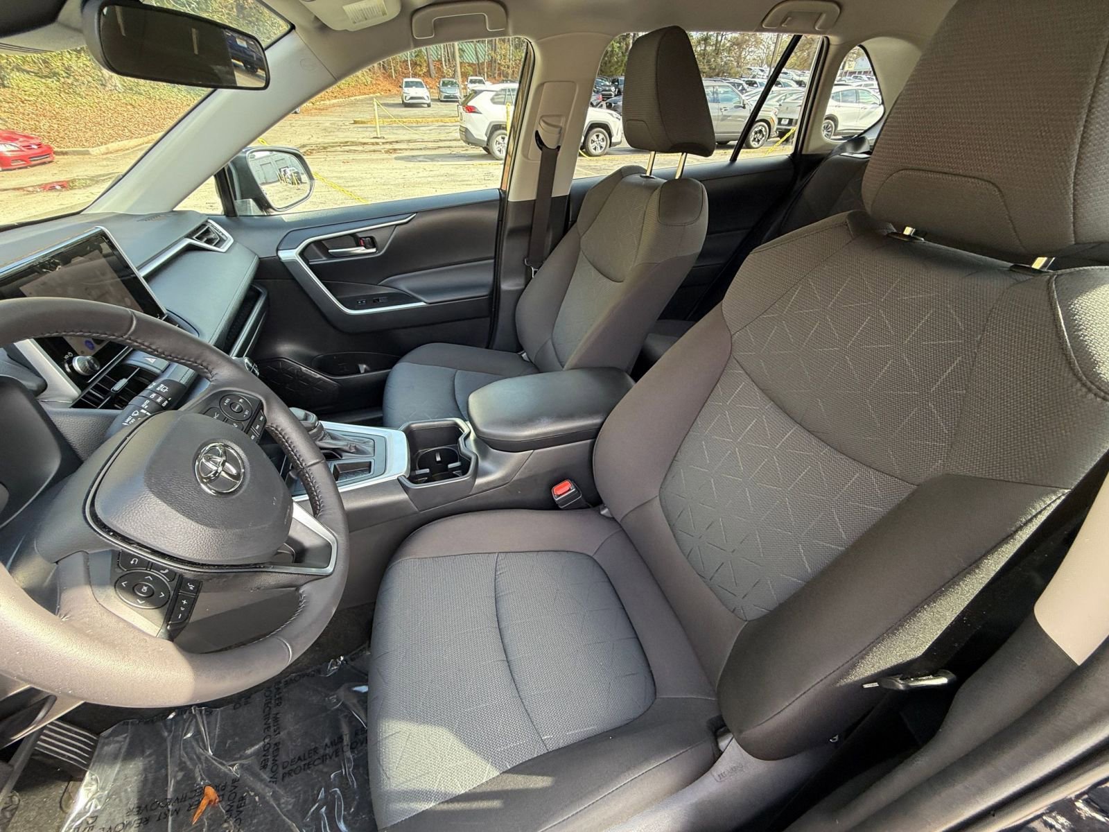 Used 2025 Toyota RAV4 XLE image 27