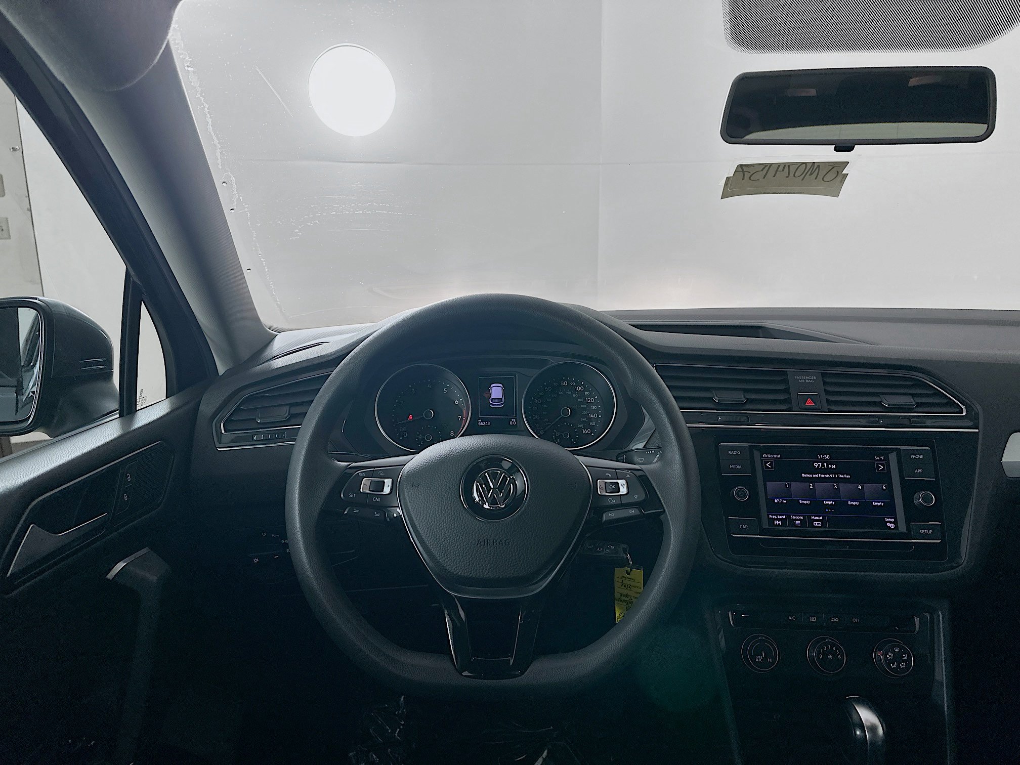 Used 2018 Volkswagen Tiguan S image 27