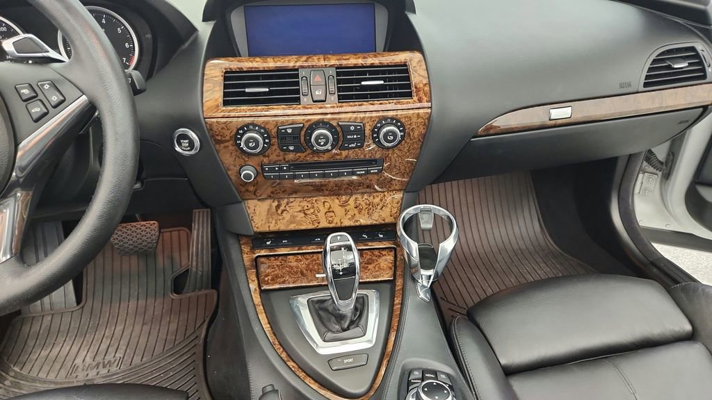 Used 2010 BMW 650i Convertible RWD image 19