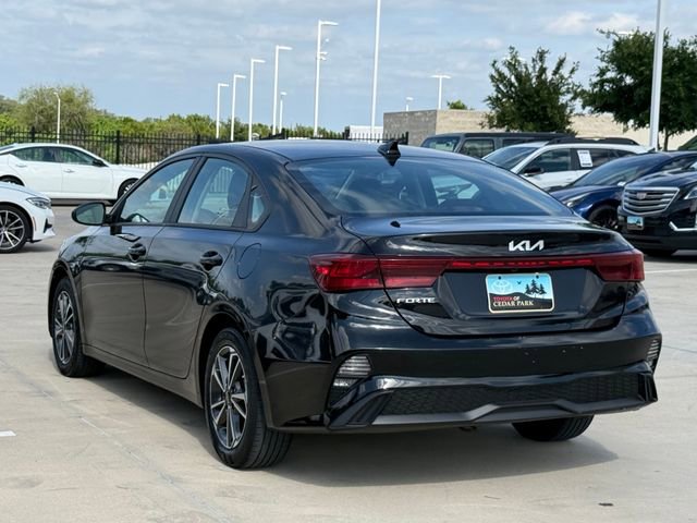 Used 2023 Kia Forte LXS FWD image 4