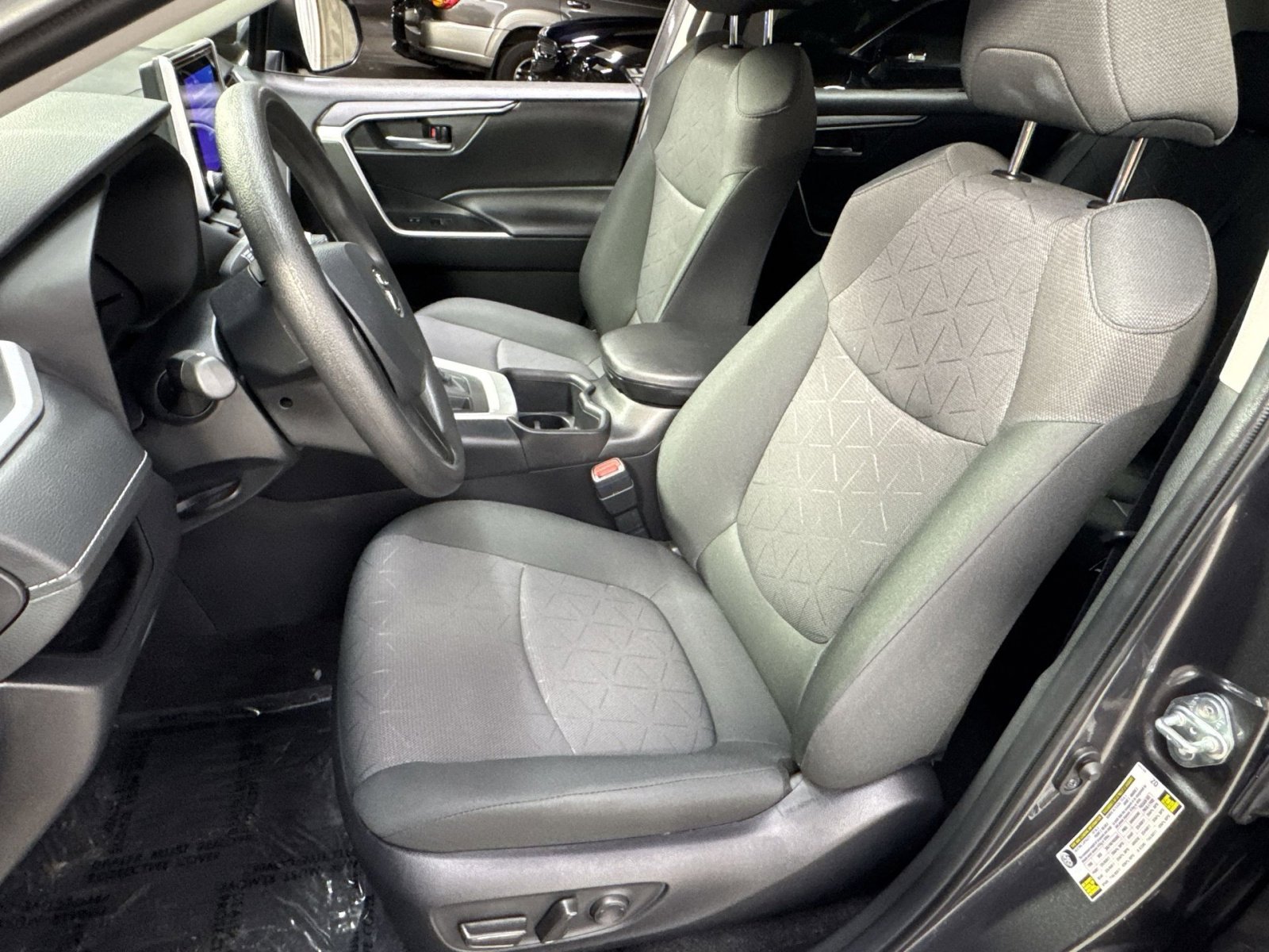 Used 2024 Toyota RAV4 XLE AWD/4WD image 25