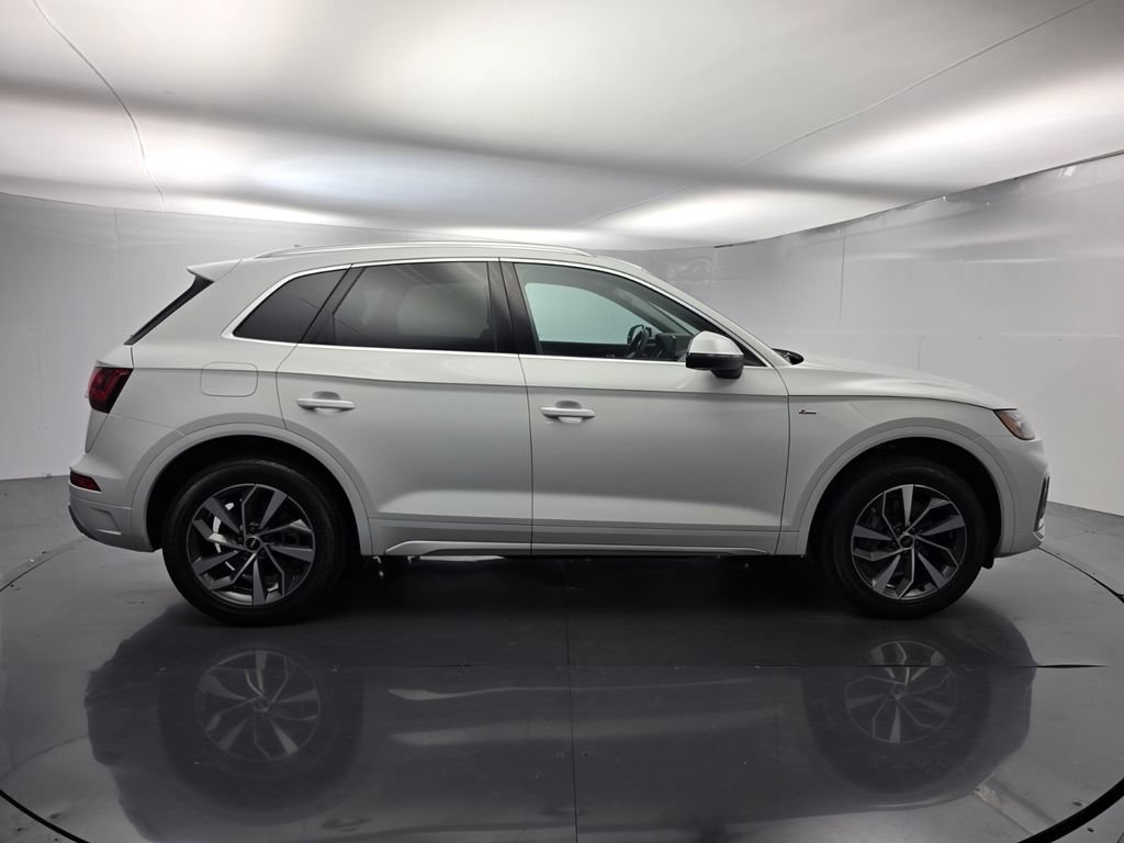 Used 2023 Audi Q5 2.0T Premium Plus w/ Premium Plus Package AWD/4WD image 3