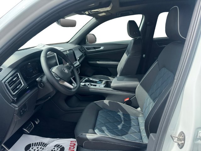 New 2026 Volkswagen Atlas Cross Sport SEL Premium R-Line AWD/4WD image 9