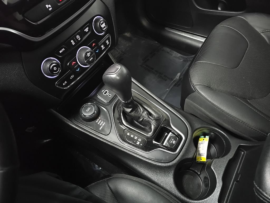 Used 2019 Jeep Cherokee Limited AWD/4WD image 27