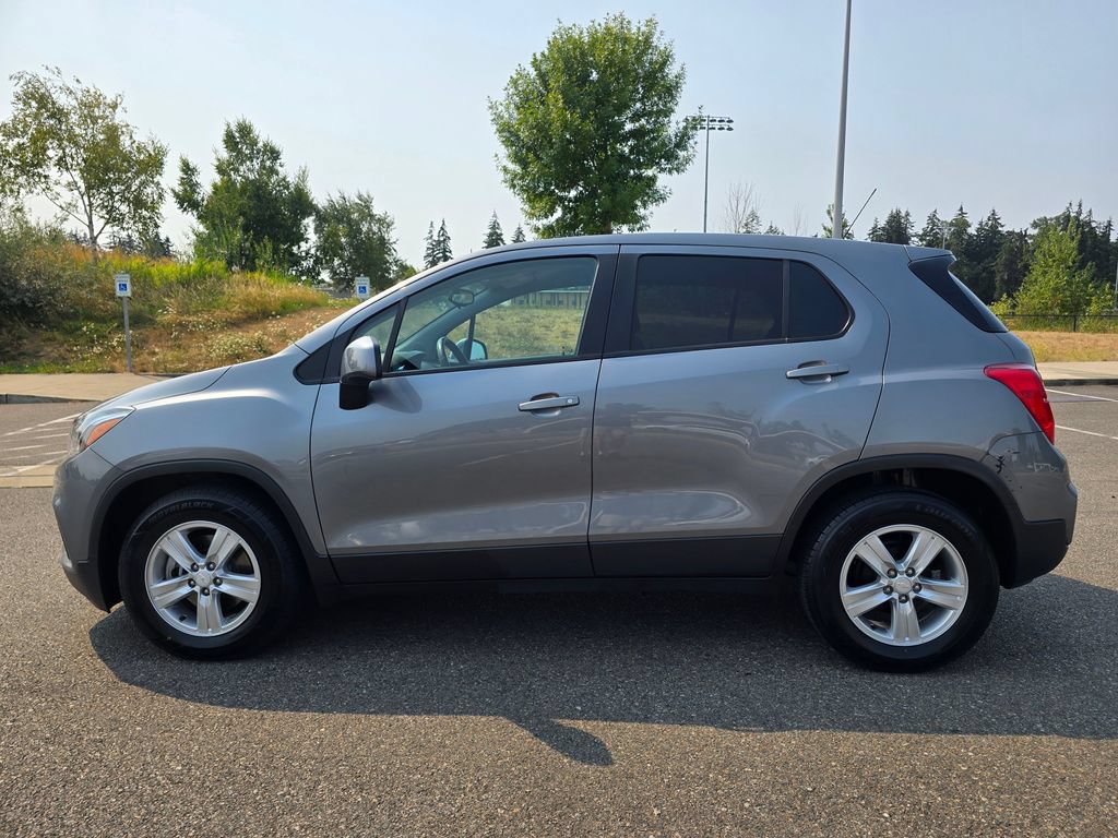 Used 2020 Chevrolet Trax LS w/ Tint and Cruise Package FWD video 2