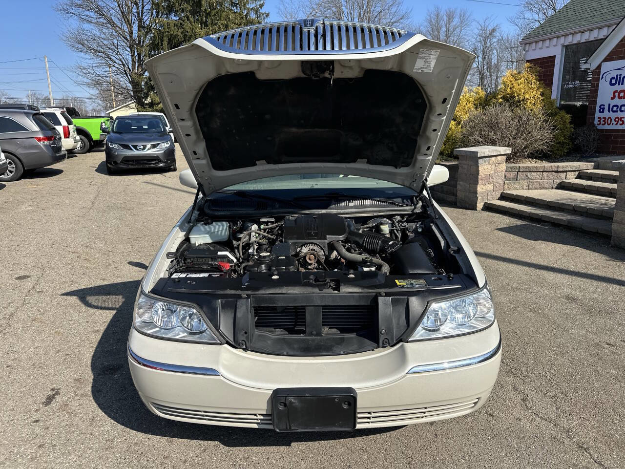 Used 2004 Lincoln Town Car Ultimate image 12