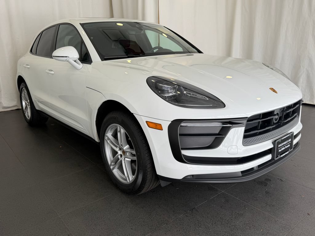 Certified 2023 Porsche Macan AWD/4WD image 7