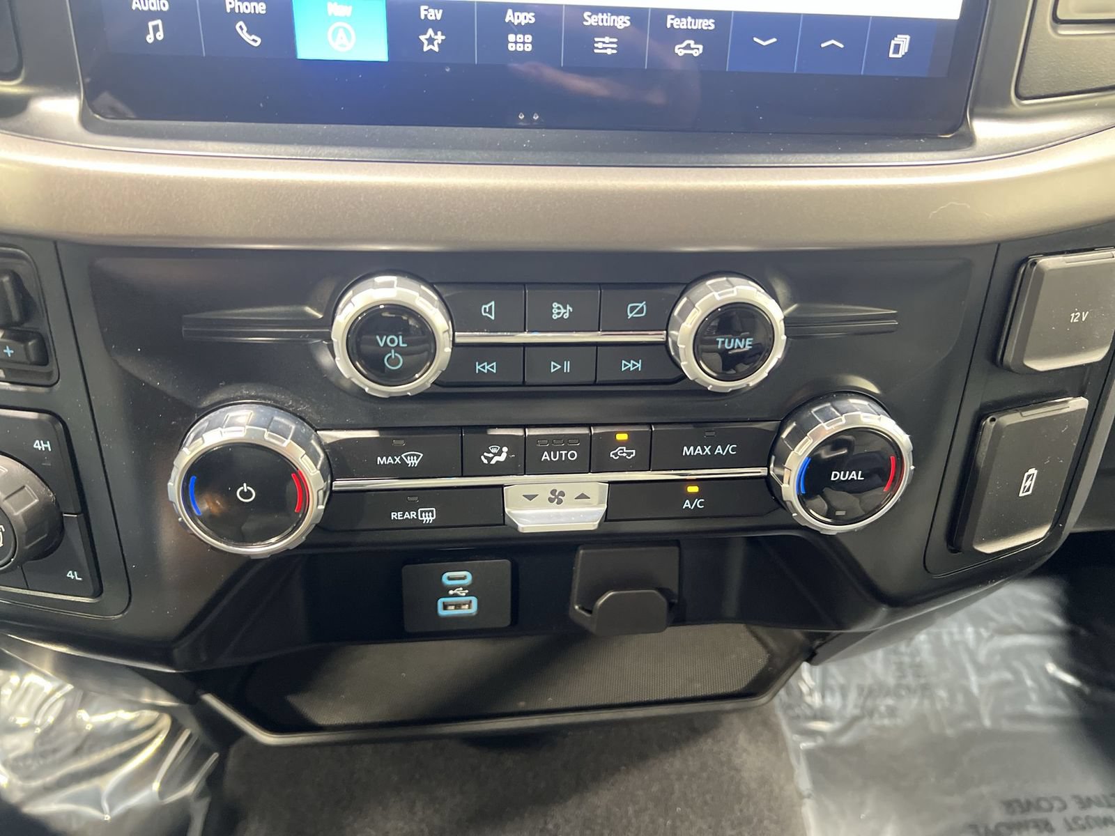 Used 2024 Ford F150 XLT w/ Tow/Haul Package AWD/4WD image 19