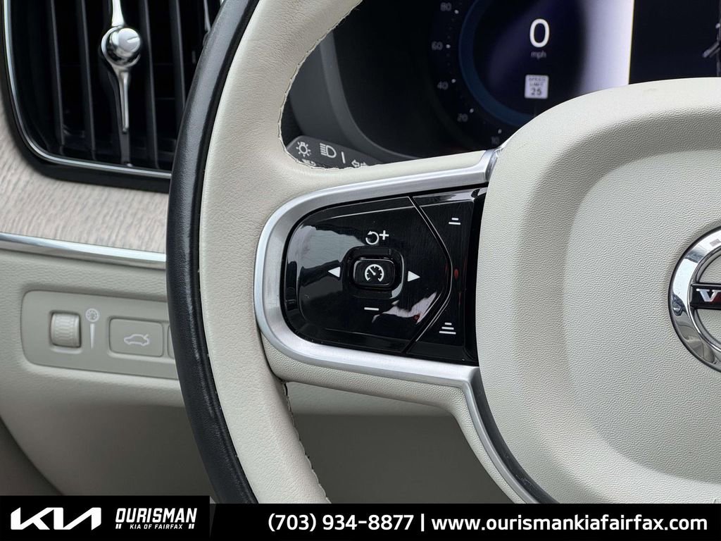 Used 2022 Volvo XC60 T8 Inscription w/ Advanced Package image 19