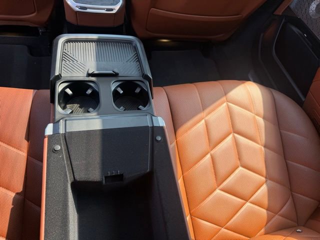Used 2023 BMW 760i xDrive AWD/4WD image 44
