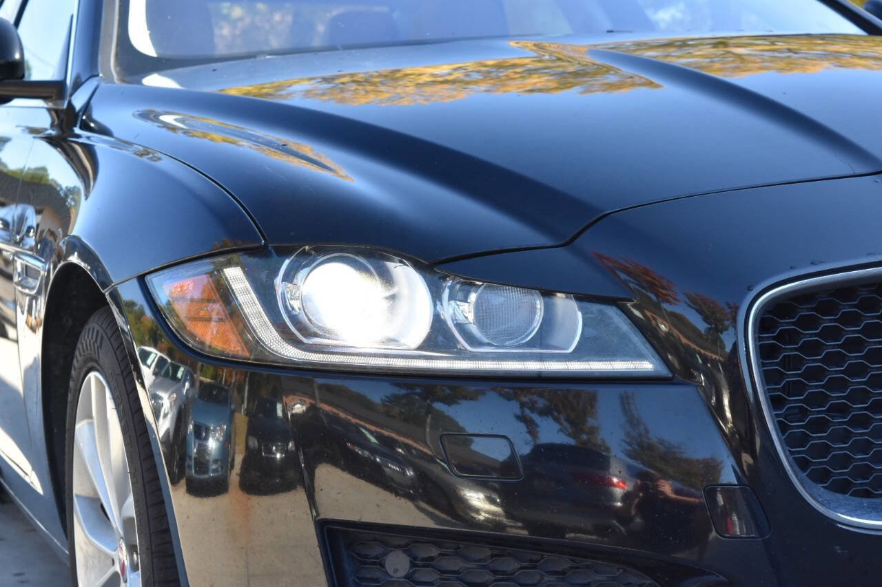 Used 2017 Jaguar XF Premium image 14