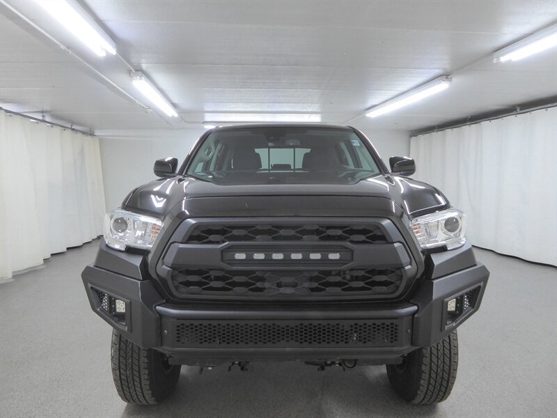Used 2023 Toyota Tacoma SR5 AWD/4WD image 2
