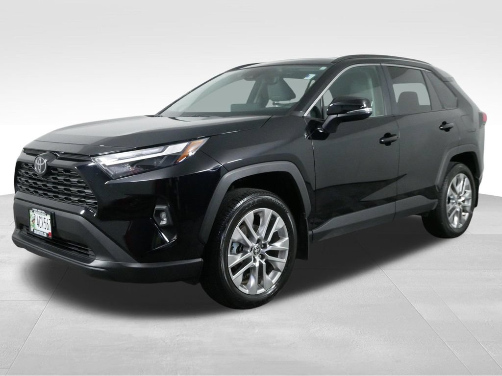 Used 2025 Toyota RAV4 XLE Premium w/ Weather Package AWD/4WD image 5