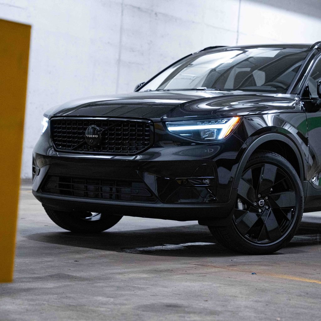 New 2026 Volvo XC40 B5 Ultra w/ Protection Package Premier AWD/4WD image 2