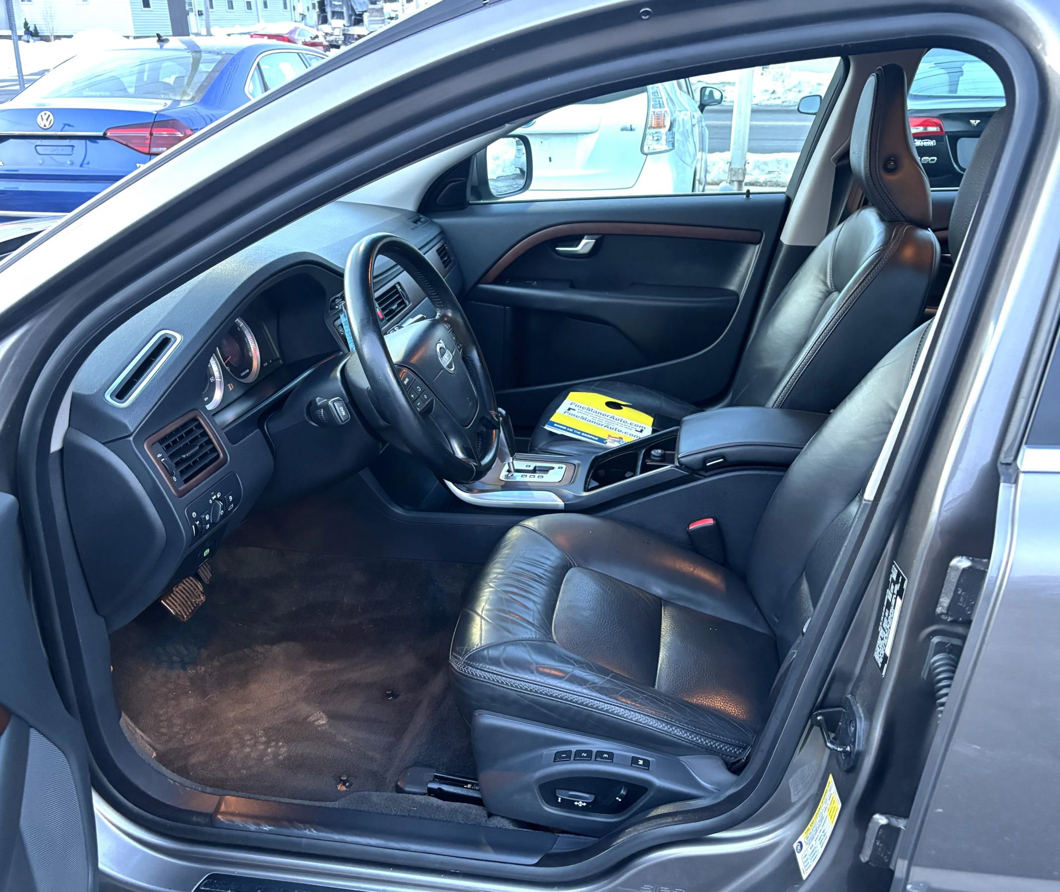 Used 2011 Volvo XC70 3.2 image 12