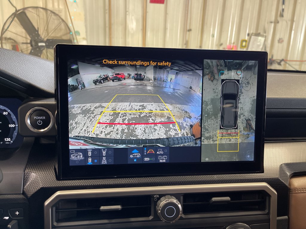Certified 2025 Toyota 4Runner Limited w/ Tow Technology Package AWD/4WD image 26