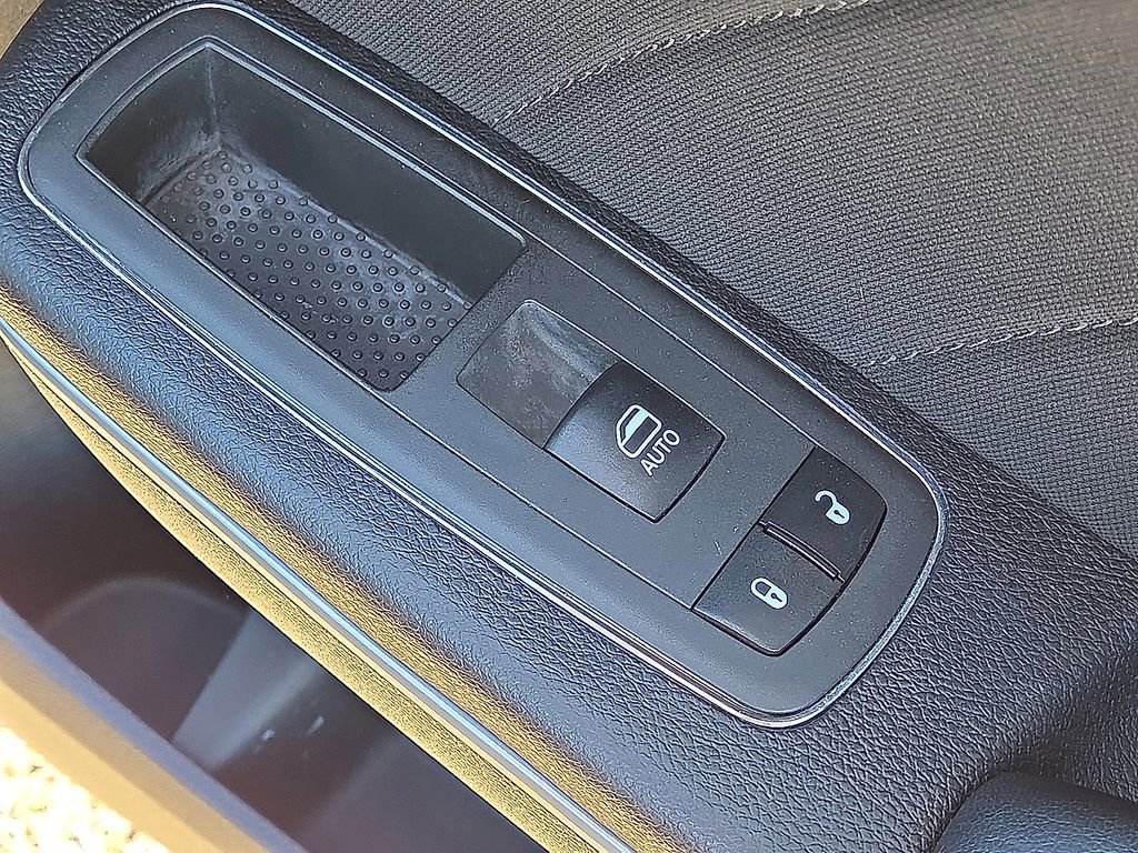 Used 2022 Dodge Charger SXT image 37