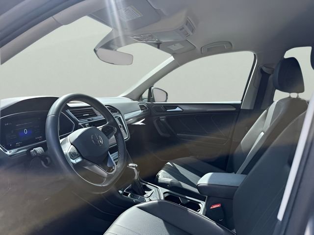 Used 2022 Volkswagen Tiguan SE AWD/4WD image 10