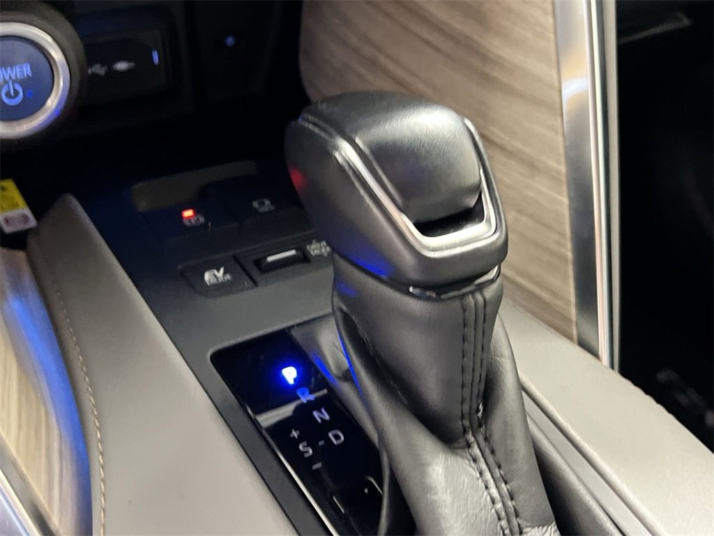 Used 2021 Toyota Venza XLE image 22