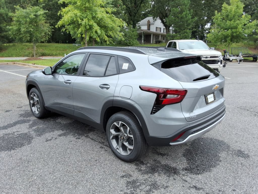 New 2026 Chevrolet Trax LT w/ Driver Confidence Package FWD image 7