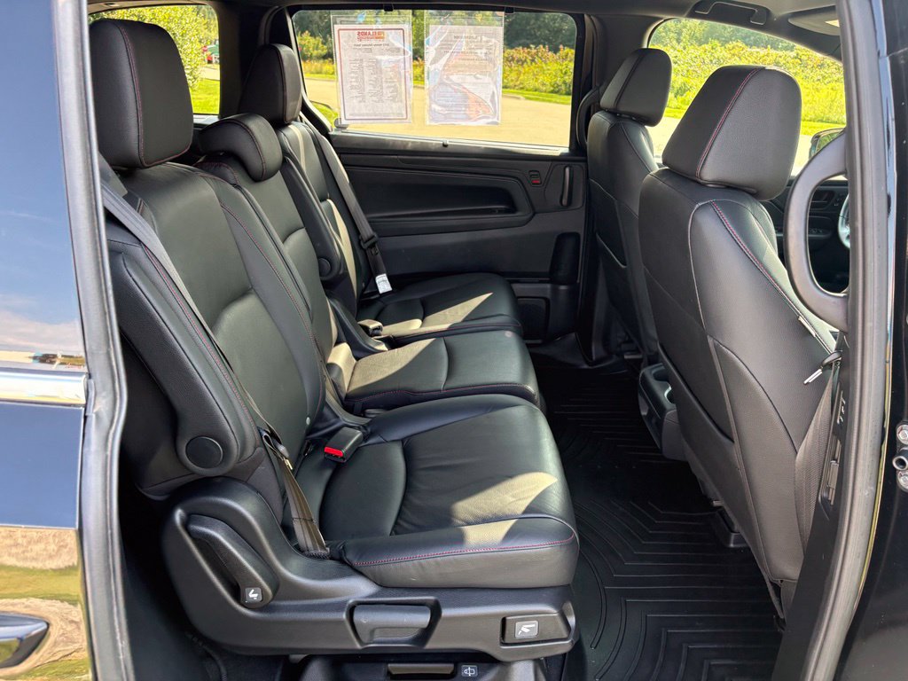 Used 2023 Honda Odyssey Sport image 37