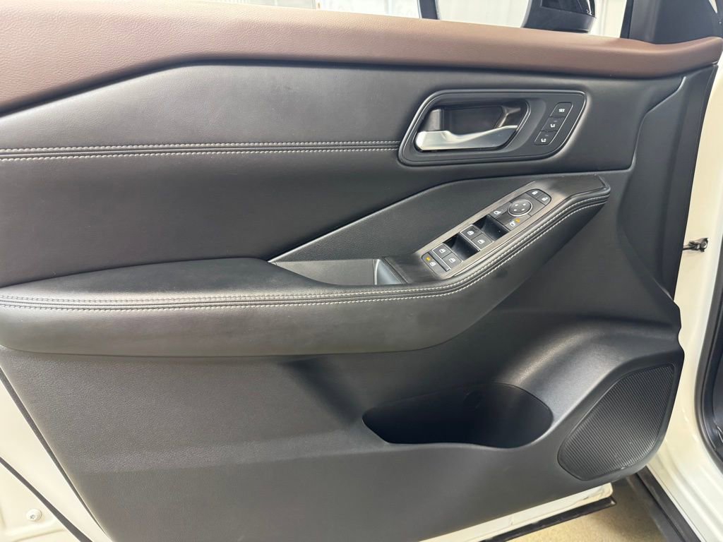 Used 2023 Nissan Rogue SL w/ SL Premium Package AWD/4WD image 8