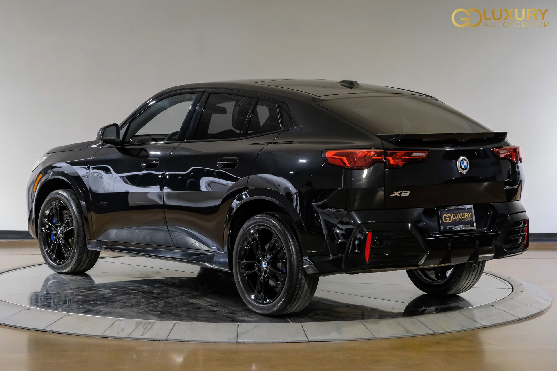 Used 2025 BMW X2 xDrive28i image 9