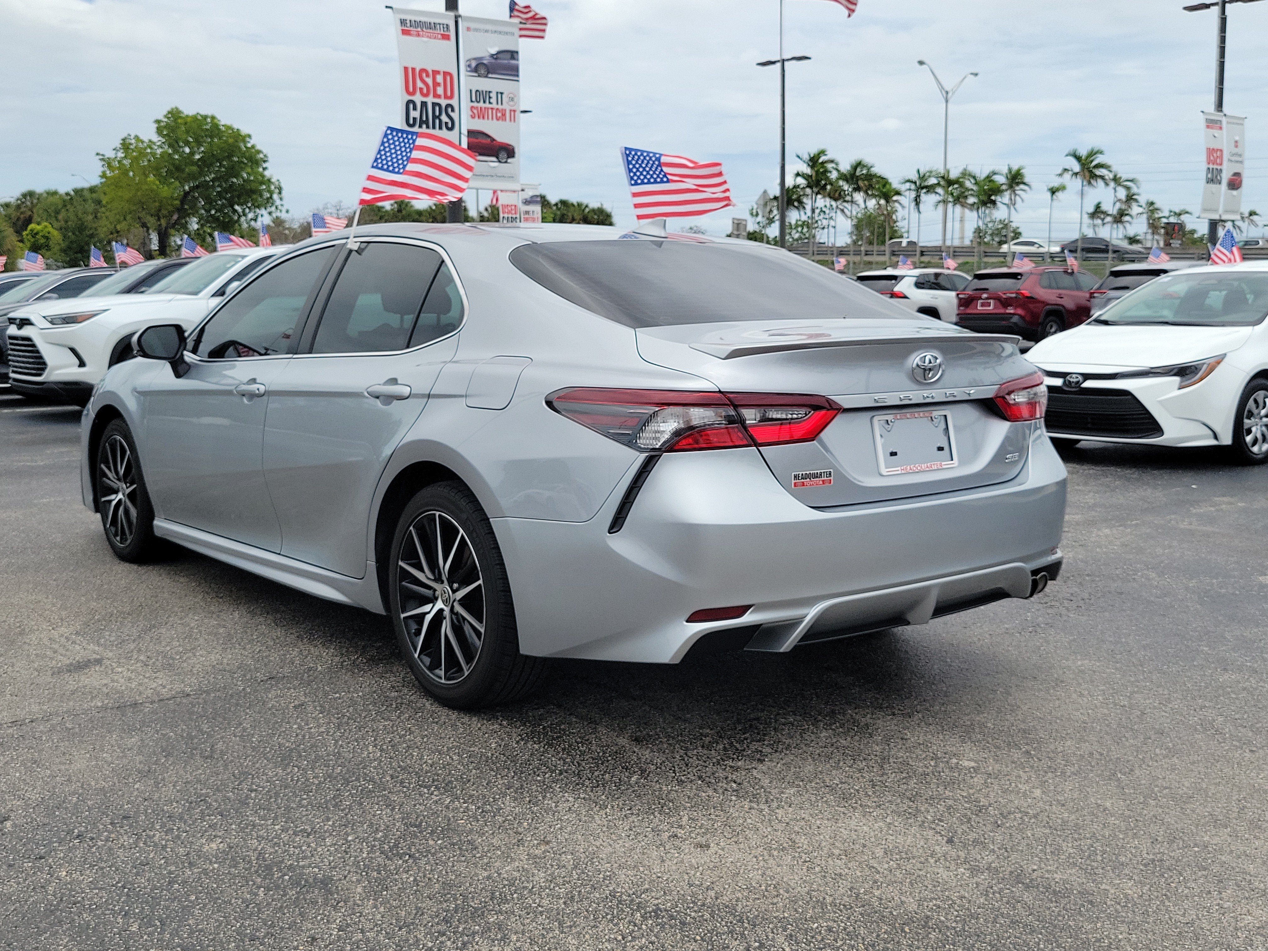 Used 2022 Toyota Camry SE FWD image 8