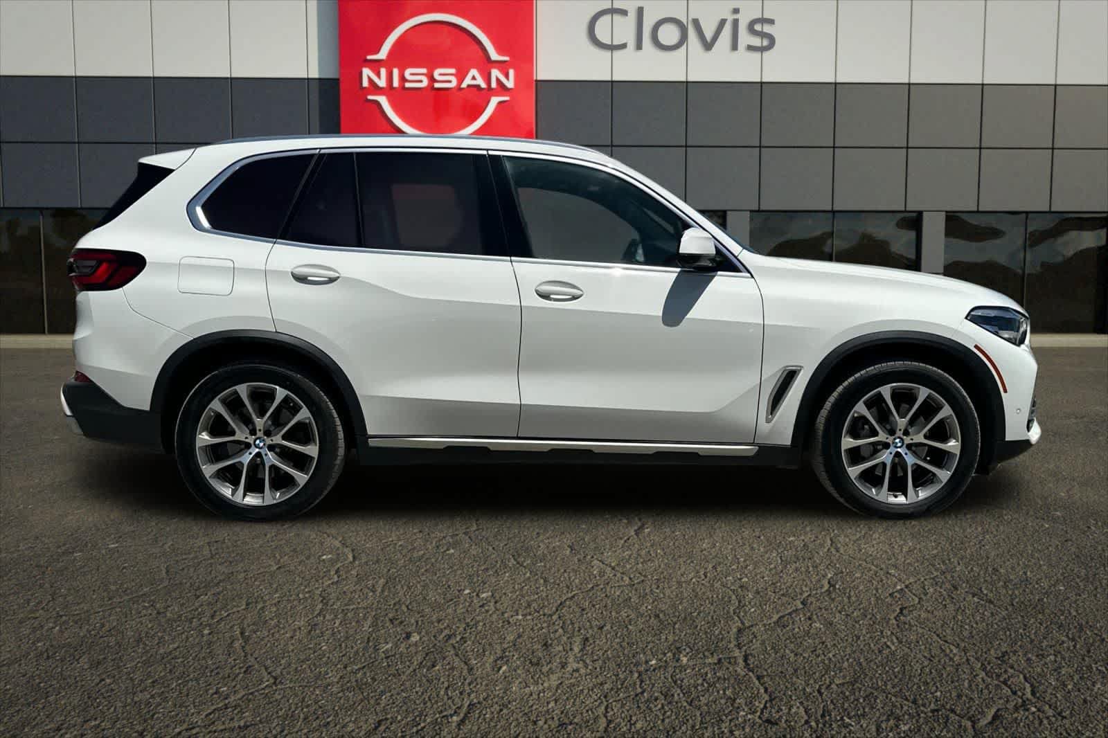 Used 2020 BMW X5 xDrive40i w/ Convenience Package AWD/4WD image 9
