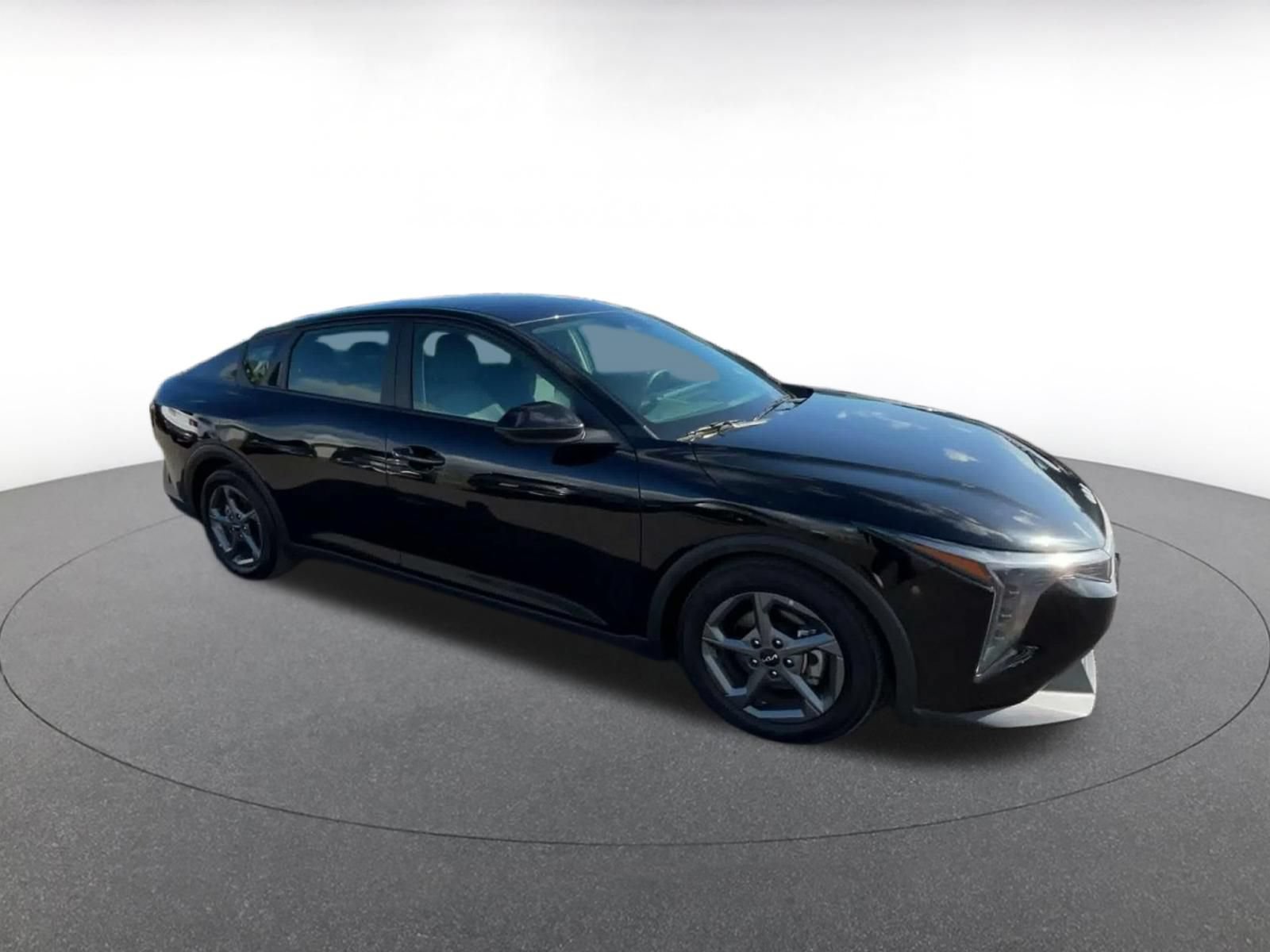 Used 2025 Kia K4 FWD image 2