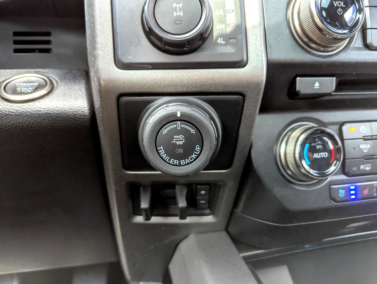 Used 2018 Ford F150 Raptor w/ Equipment Group 802A Luxury image 35