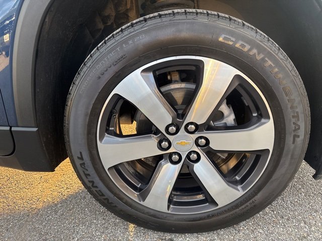 Used 2023 Chevrolet Traverse LT w/ LT Premium Package image 9